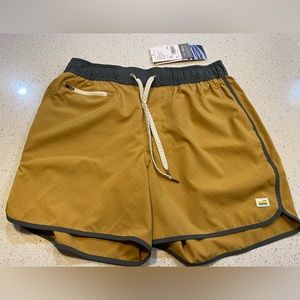 Vuori Men's Banks Short 5 Ink Micro Dot Size (M)